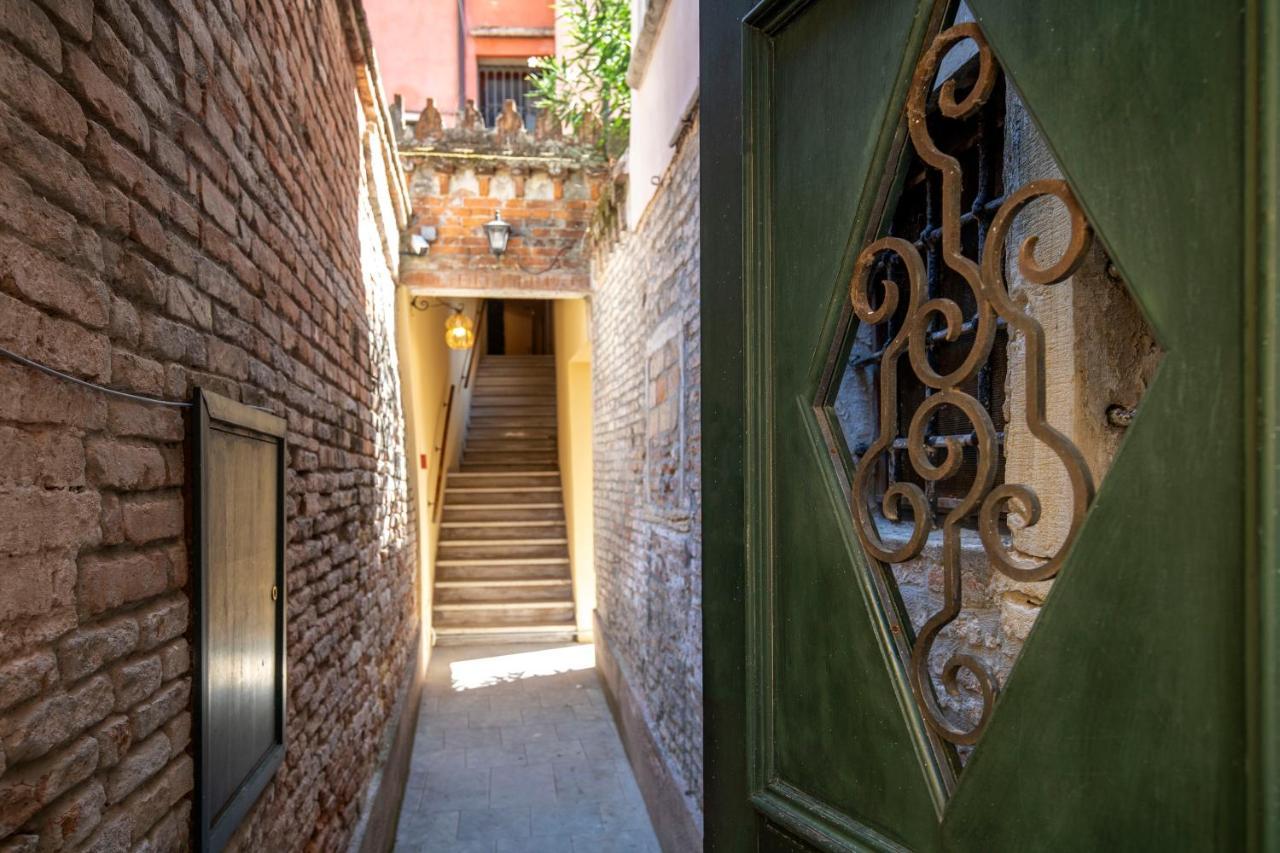 Residenza Centopietre - Dorsoduro By Wonderful Italy Venesia Bagian luar foto